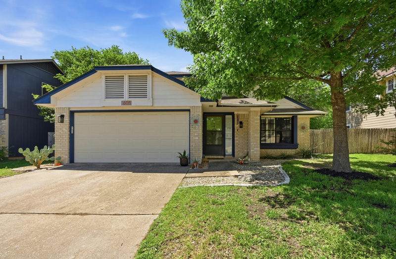 605 Brookside Pass — exterior