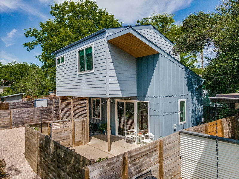 919 E 51st St #B — exterior
