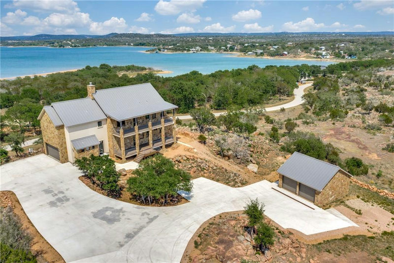 214 Peninsula Dr — exterior