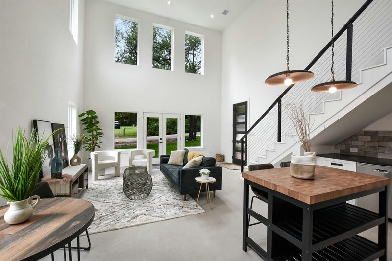 10901 W Lakeview Dr — exterior