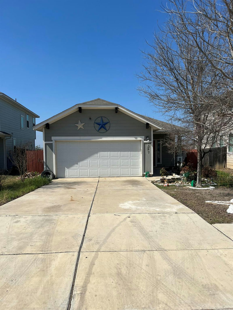 587 Twisted Oaks Ln — exterior