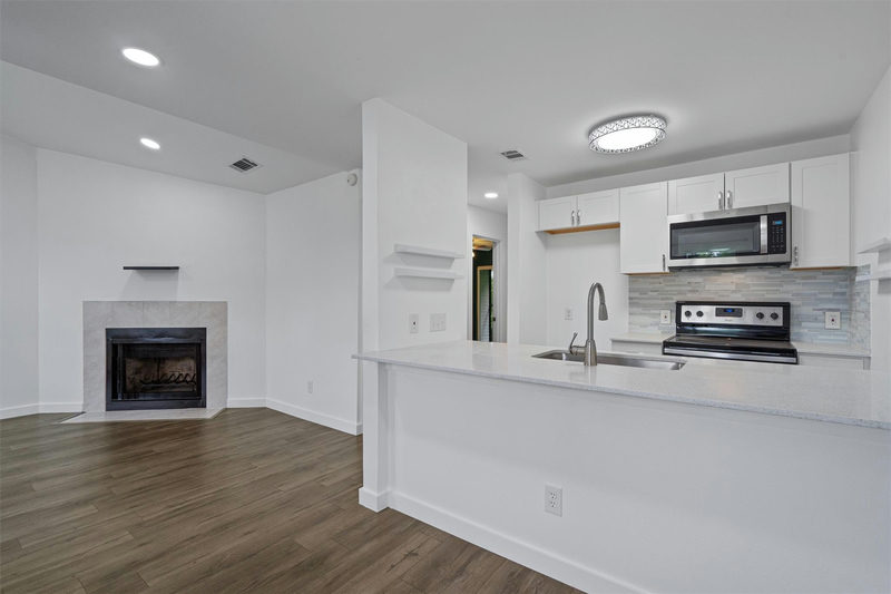 6409 Burns St #304 — exterior