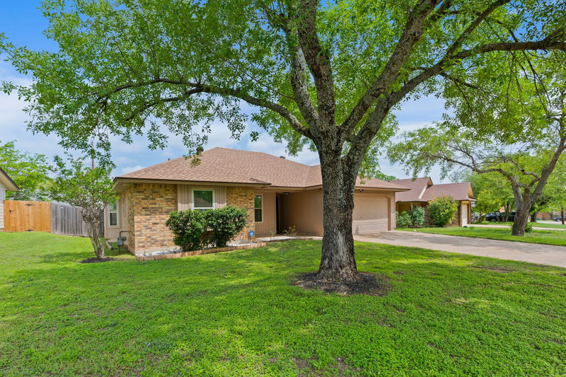1006 Cresswell Dr — exterior