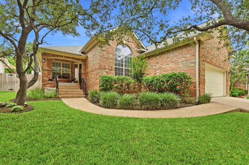 12909 Majestic Oaks Dr — exterior