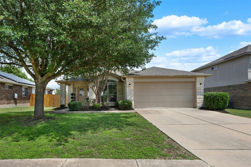 1304 Hensley Dr — exterior