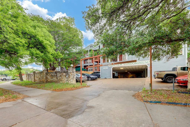 2901 San Jacinto Blvd #204 — exterior