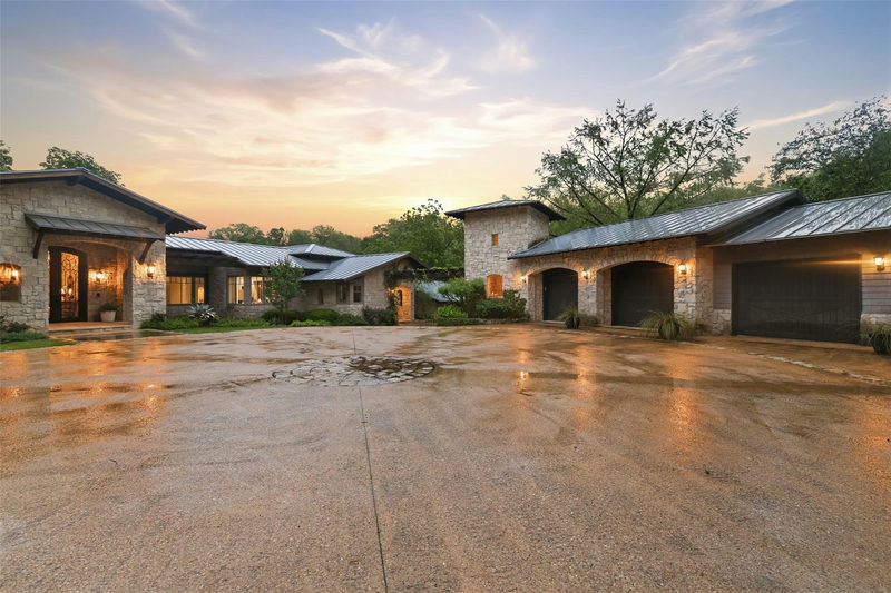 4625 Rockcliff Rd — exterior