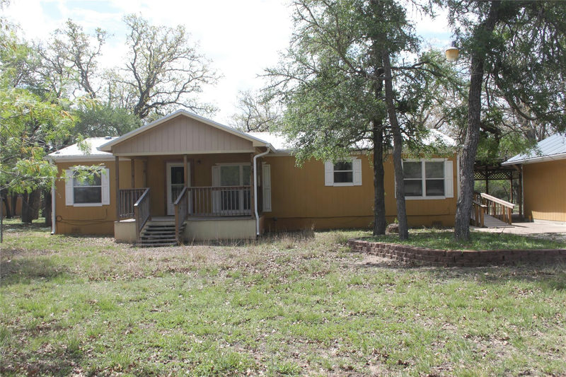 936 Fm 1185 — exterior