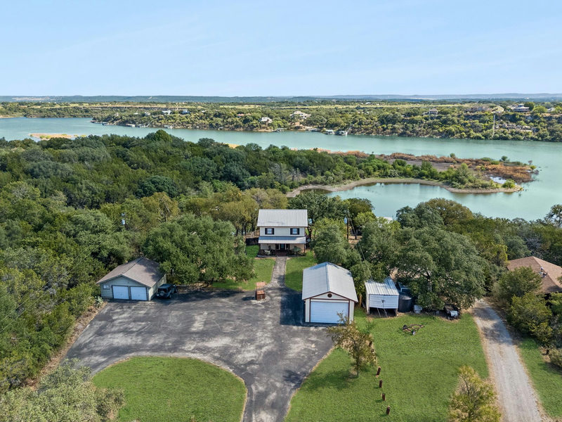 25420 Cove Dr — exterior