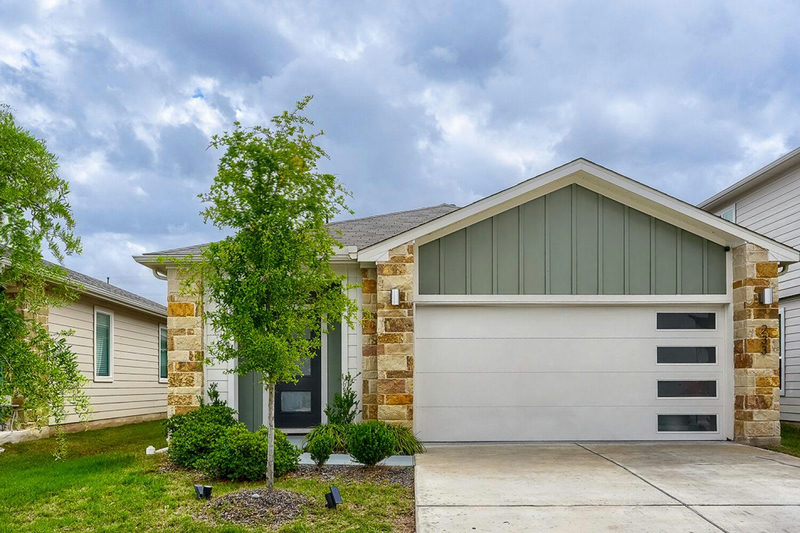 233 NEW HAMPTON Way — exterior