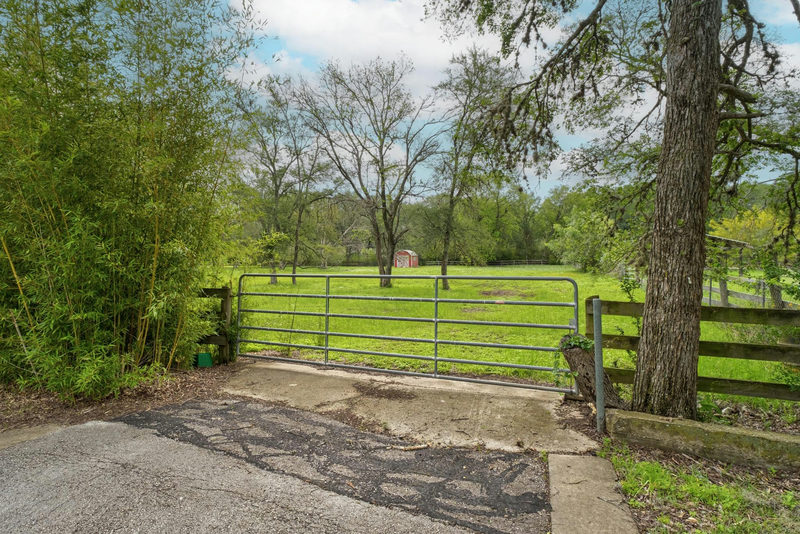 7 Pillow Rd — exterior
