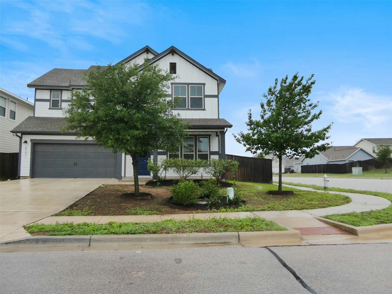 8201 Greyhawk Cv — exterior