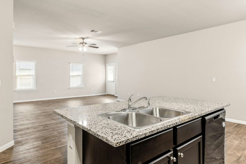 365 Cibolo Creek Dr — exterior