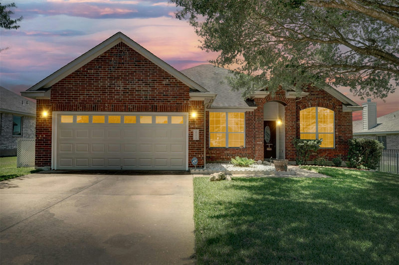 2521 AMEN CORNER Rd — exterior