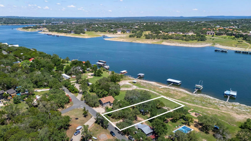 20808 Lakeshore Dr W — exterior