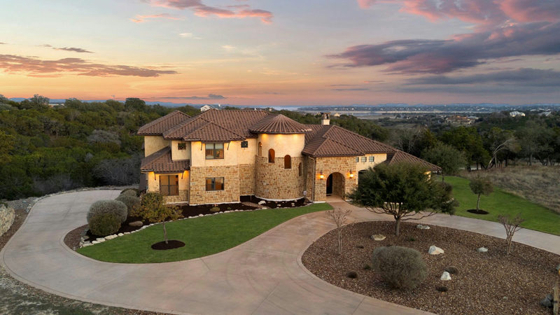 1039 Bluewater Pl — exterior