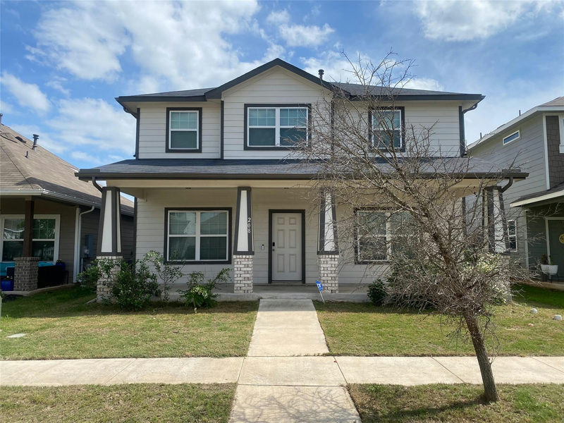 208 Eagle Lake Dr — exterior