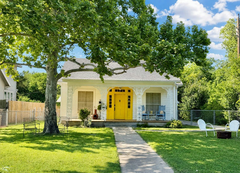 706 W 11th St — exterior