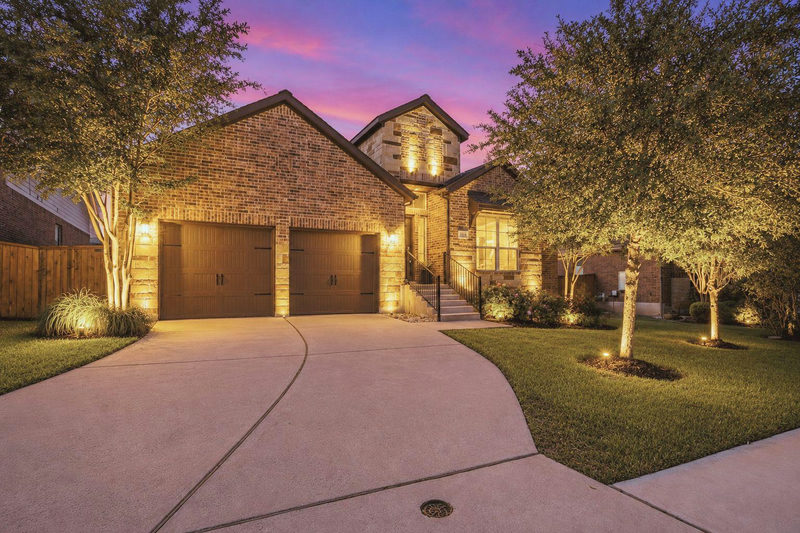 1213 Lakeside Ranch Rd — exterior