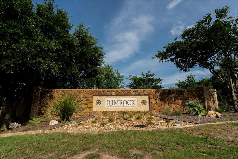 143 Prairie Grass Cv — exterior