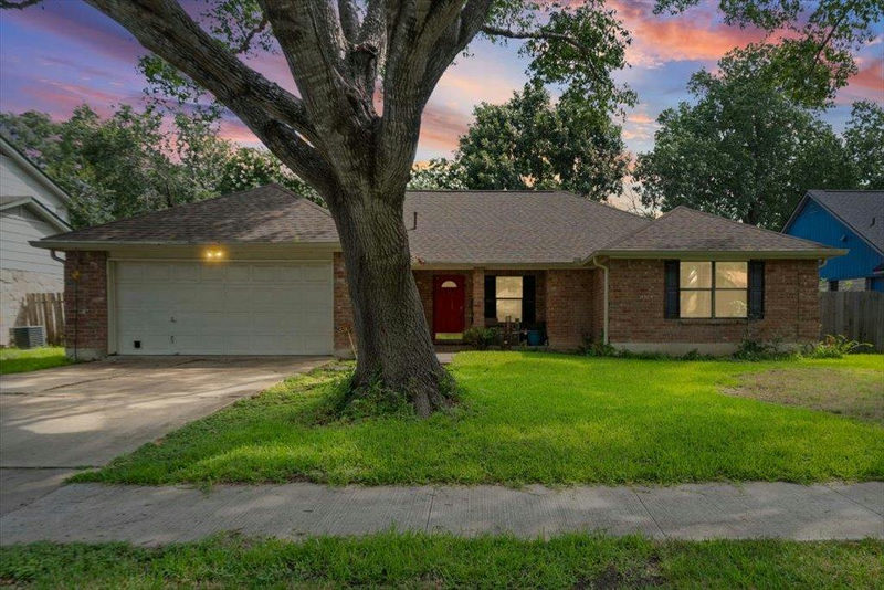 406 Willow Wood Dr — exterior