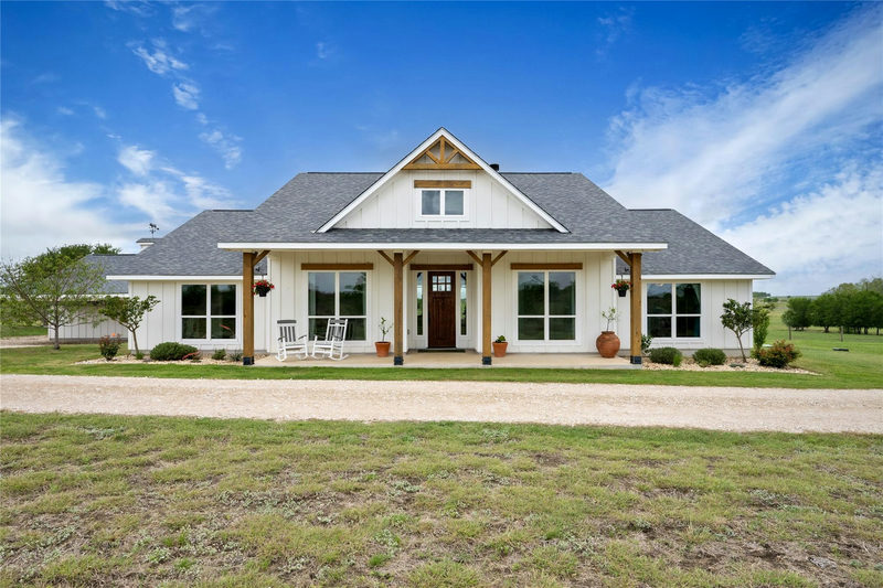 1854 County Road 464 — exterior