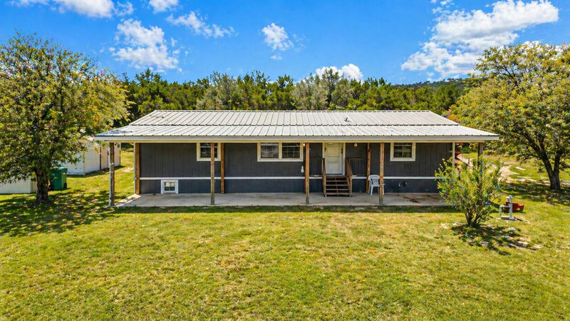 19511 Blanco Dr — exterior