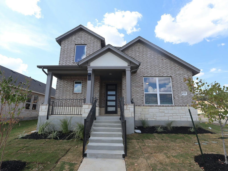 635 Clarissa St — exterior