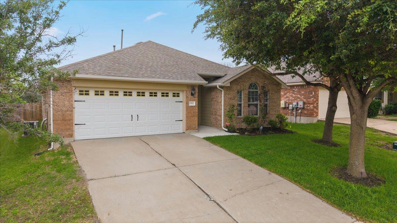 17812 Masi Loop — exterior