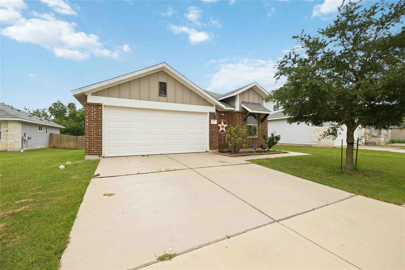 107 Saranac Dr — exterior