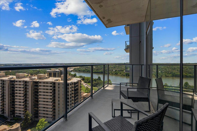 44 East Ave #1609 — exterior