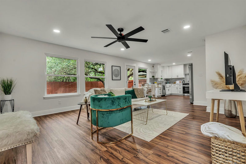 8921 Corran Ferry Dr — exterior