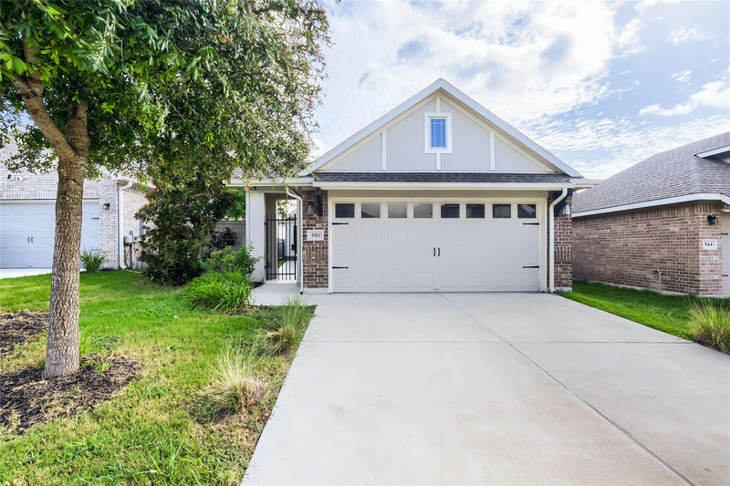 550 Nautical Loop — exterior
