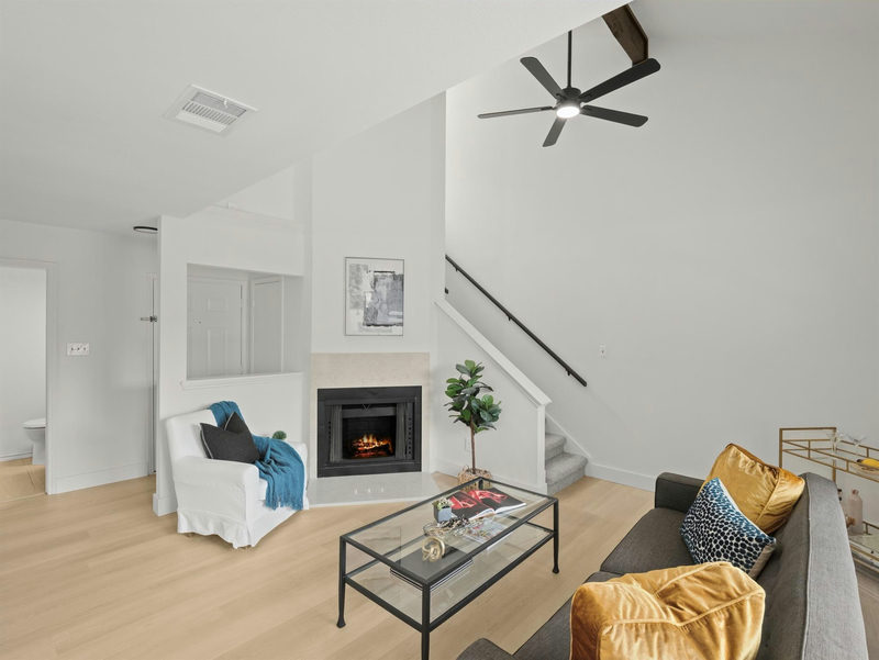 512 Eberhart Ln #1003 — exterior