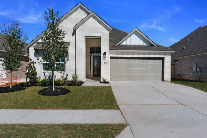 4742 Regents Pl — exterior