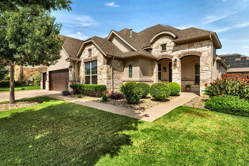 203 Summer Park Bnd — exterior