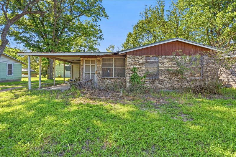 312 Thompson Ln — exterior