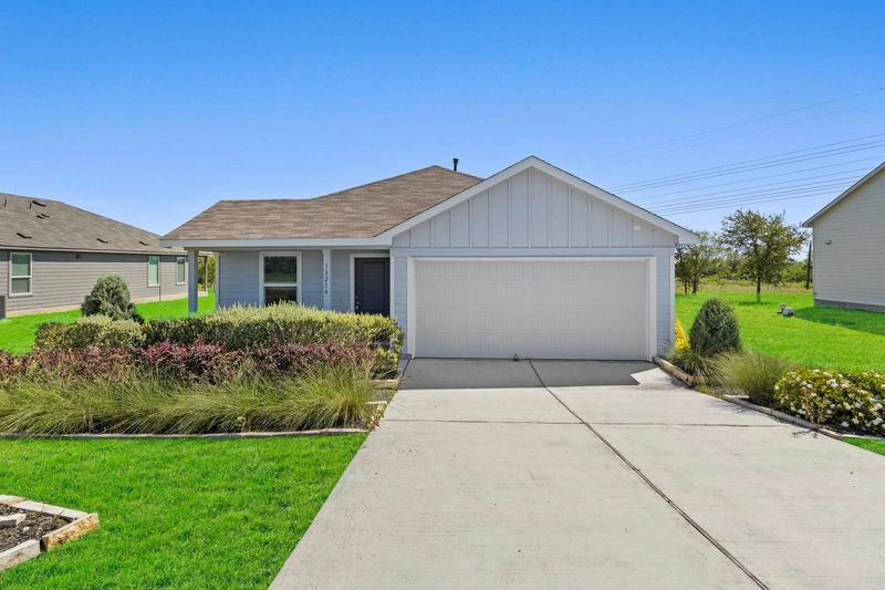 13216 Eastland Dr — exterior