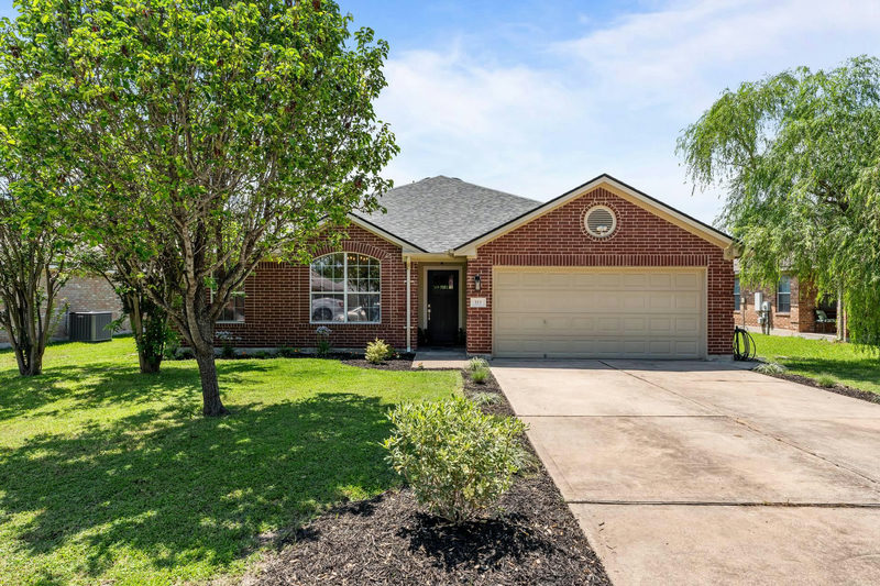 113 Hanstrom Dr — exterior