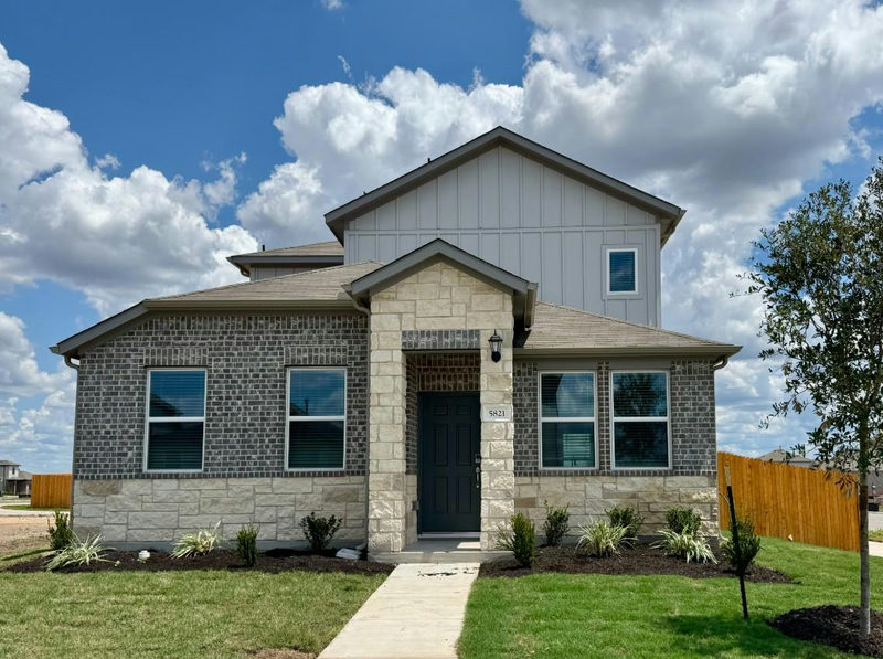 5821 Jennifer Pasture Path — exterior