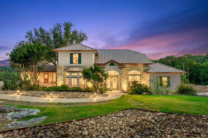1121 Kings Cove Dr — exterior
