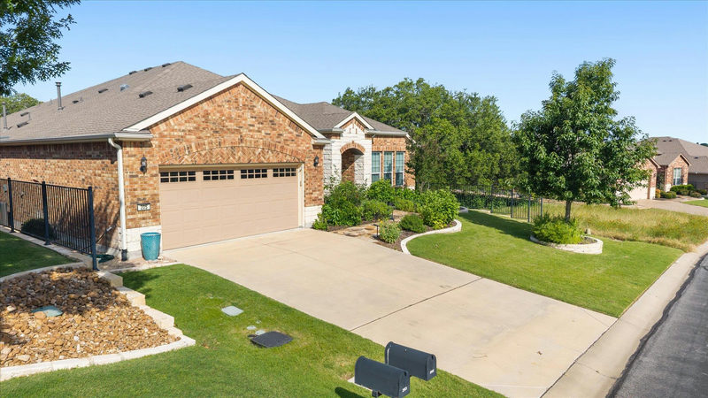 205 Old Blue Mountain Ln — exterior