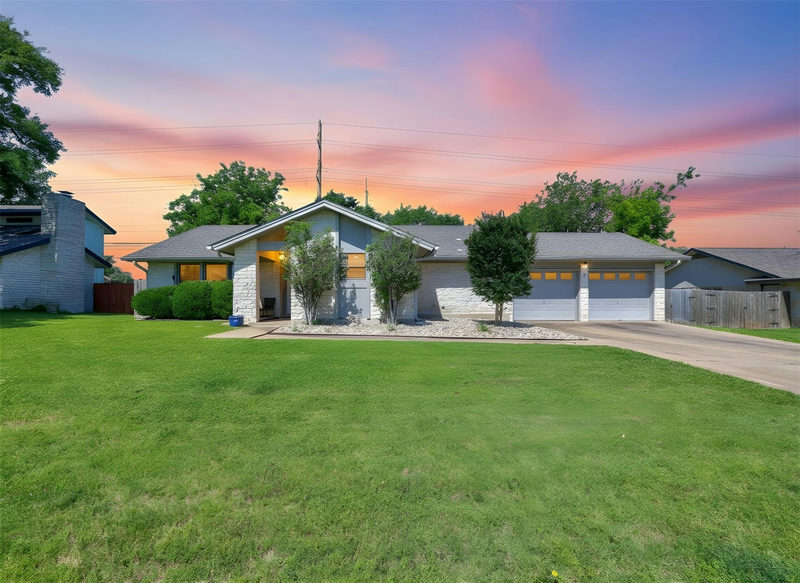 1002 Deep Wood Dr — exterior