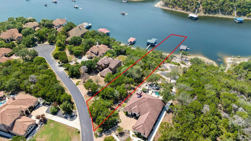 18504 Monet Pointe Dr — exterior