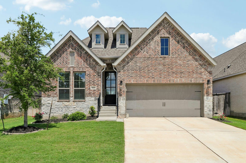 112 Chinaberry Bnd — exterior