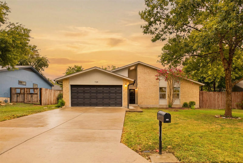 708 Greenwich Pl — exterior