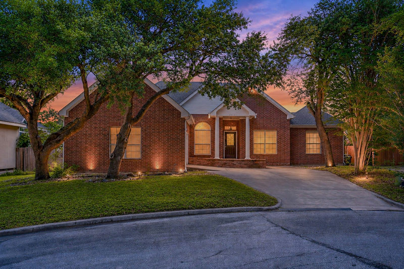 11737 Rydalwater Ln — exterior