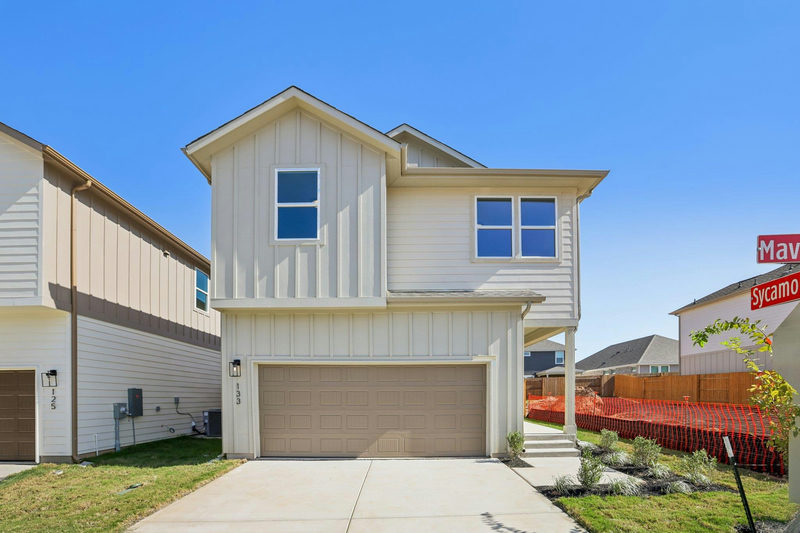 133 Maverick Ave — exterior