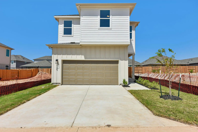 149 Maverick Ave — exterior