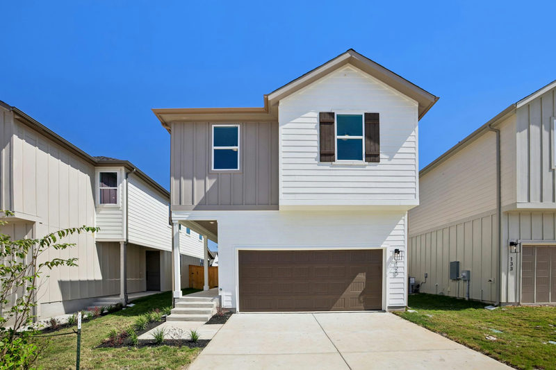 125 Maverick Ave — exterior